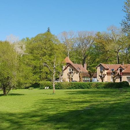 Gite Dans Un Domaine Historique Chevreuse Buitenkant foto